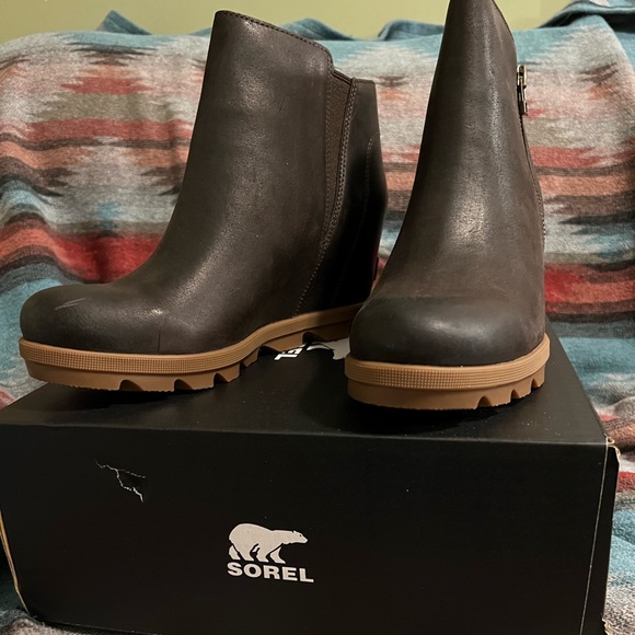 Brand New leather Sorel Joan of Arctic wedge II Zip Booties - Picture 14 of 15